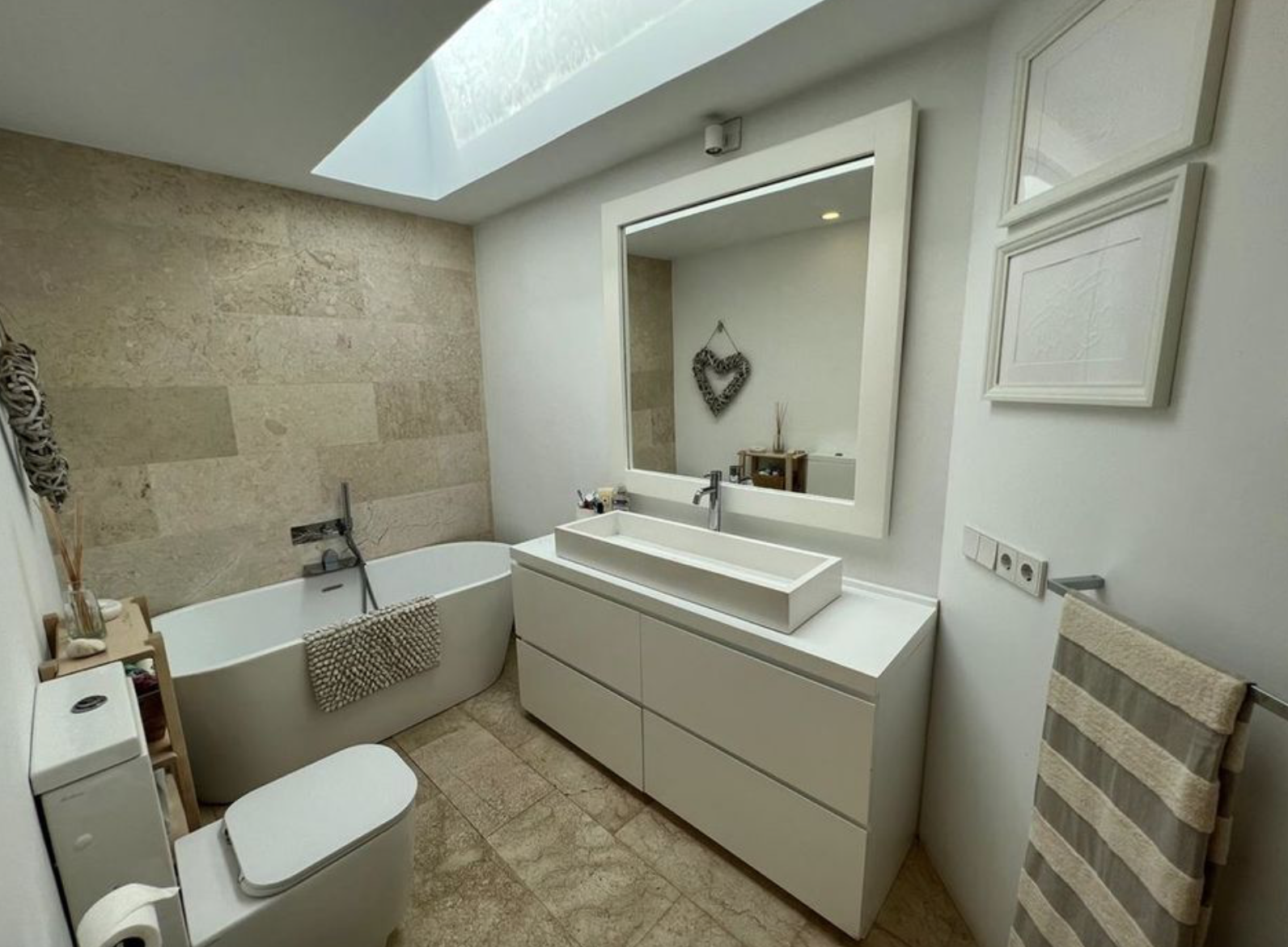 resa estates for sale roca llisa private pool frontal views bathroom .png